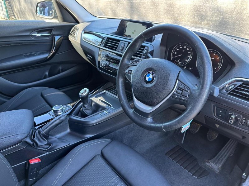 BMW 1 SERIES