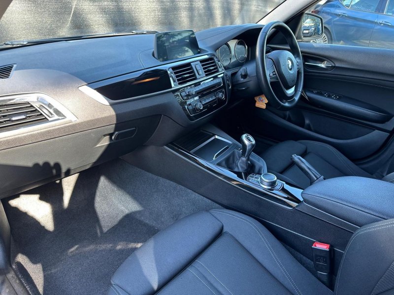 BMW 1 SERIES