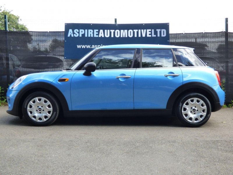 MINI HATCH