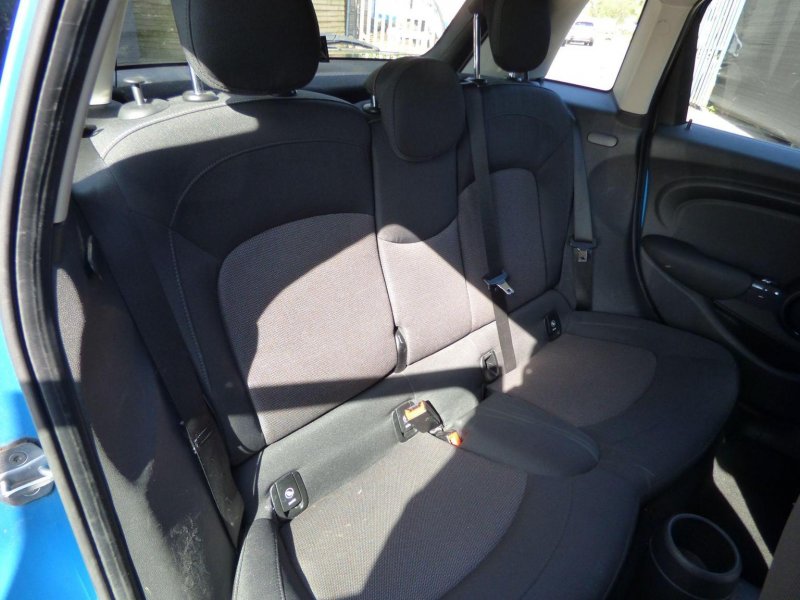 MINI HATCH
