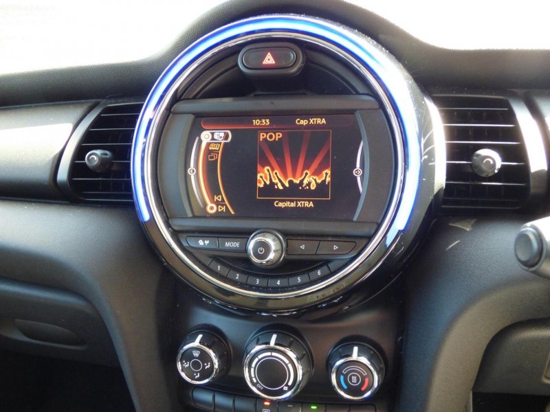 MINI HATCH