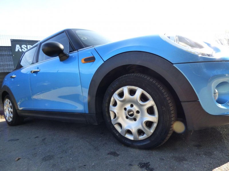 MINI HATCH