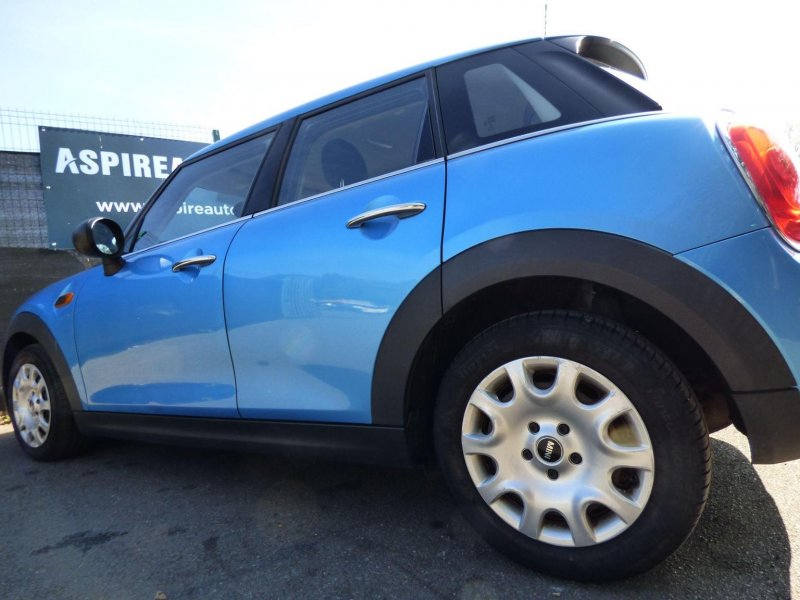 MINI HATCH