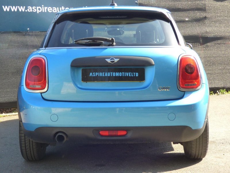 MINI HATCH