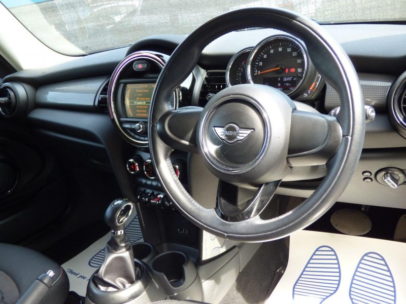 MINI HATCH