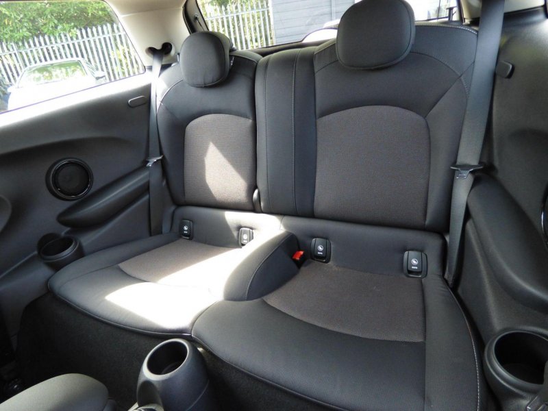 MINI HATCH