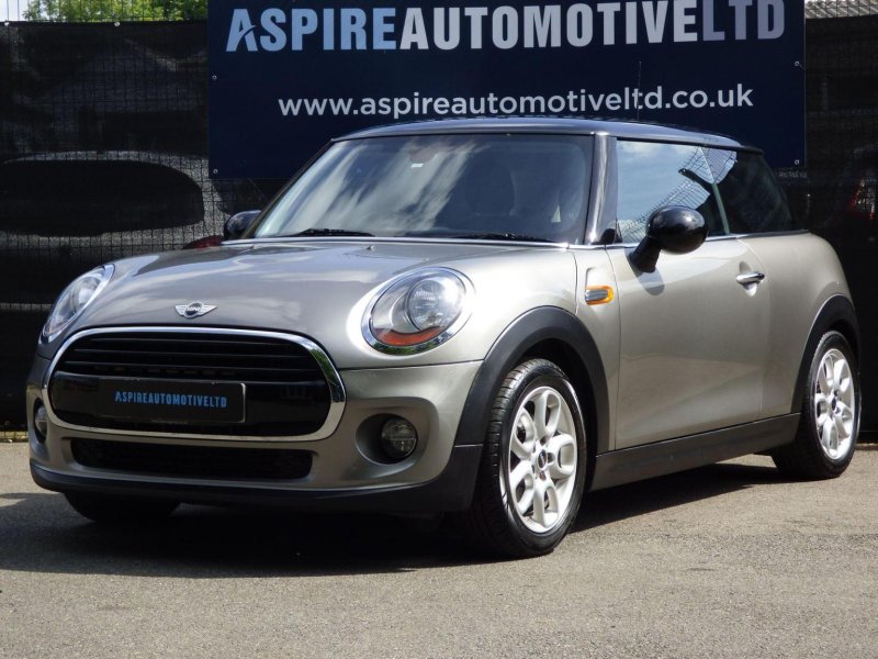 MINI HATCH