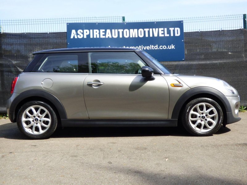 MINI HATCH