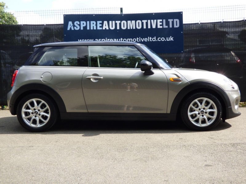 MINI HATCH