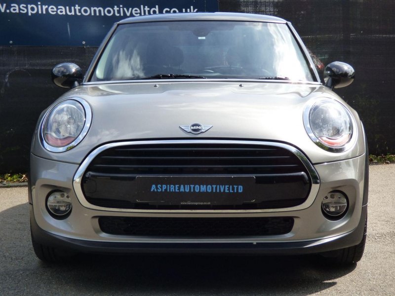 MINI HATCH