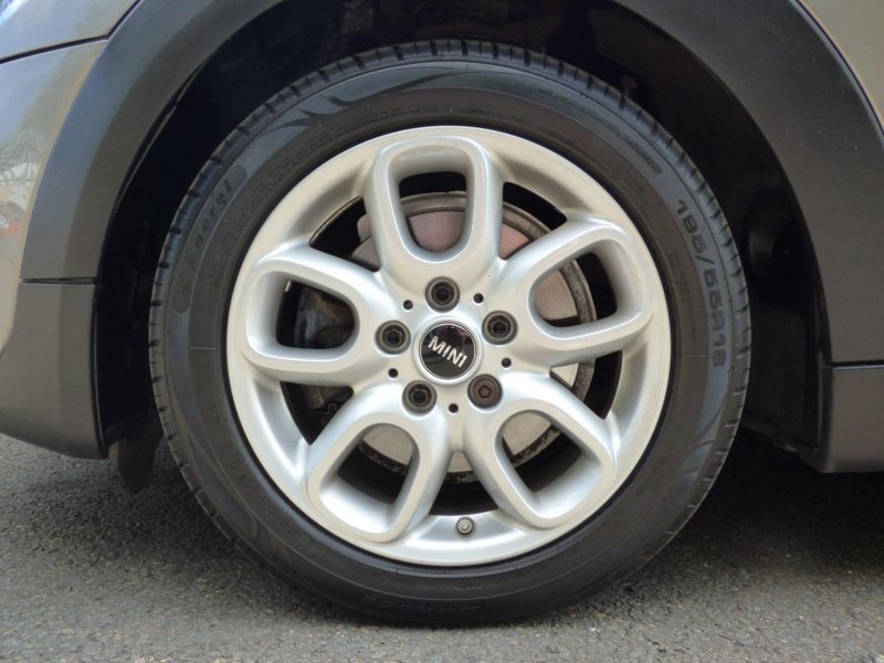 MINI HATCH