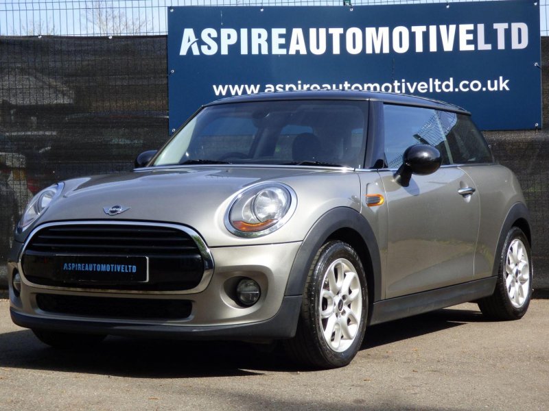 MINI HATCH