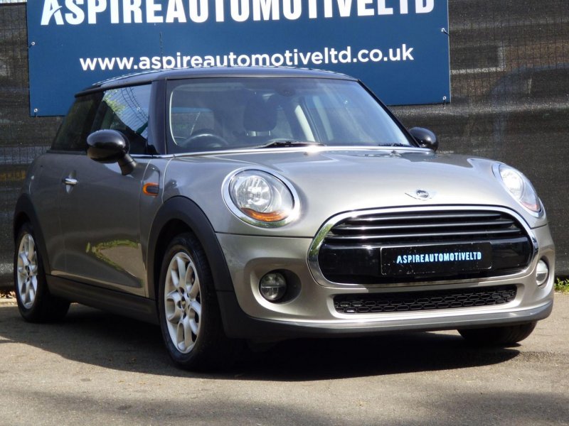 MINI HATCH