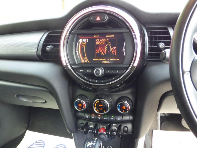 MINI HATCH