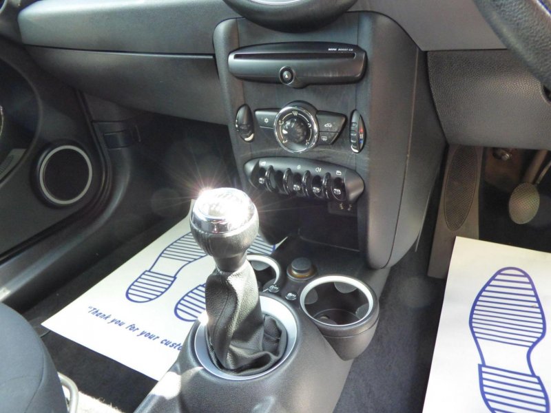 MINI HATCH