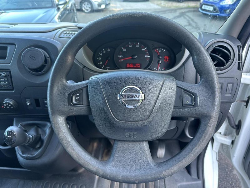 NISSAN NV400