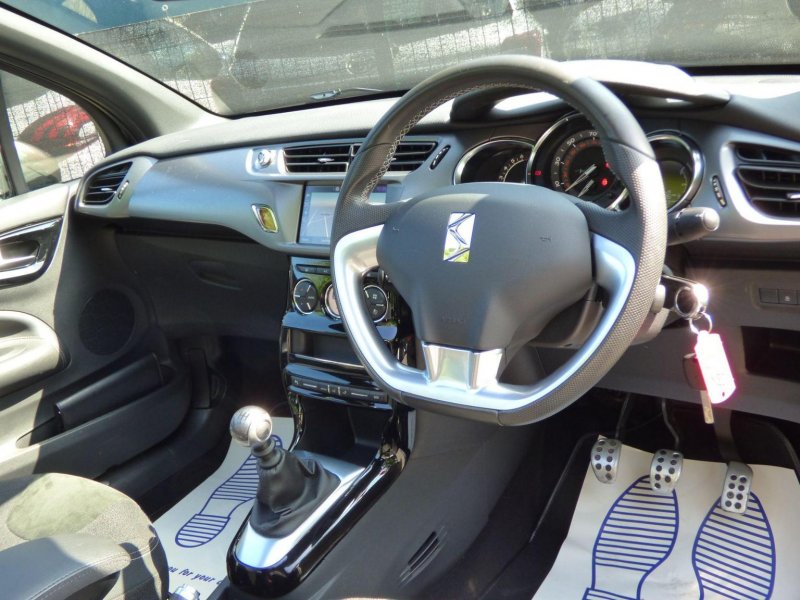 DS AUTOMOBILES DS 3